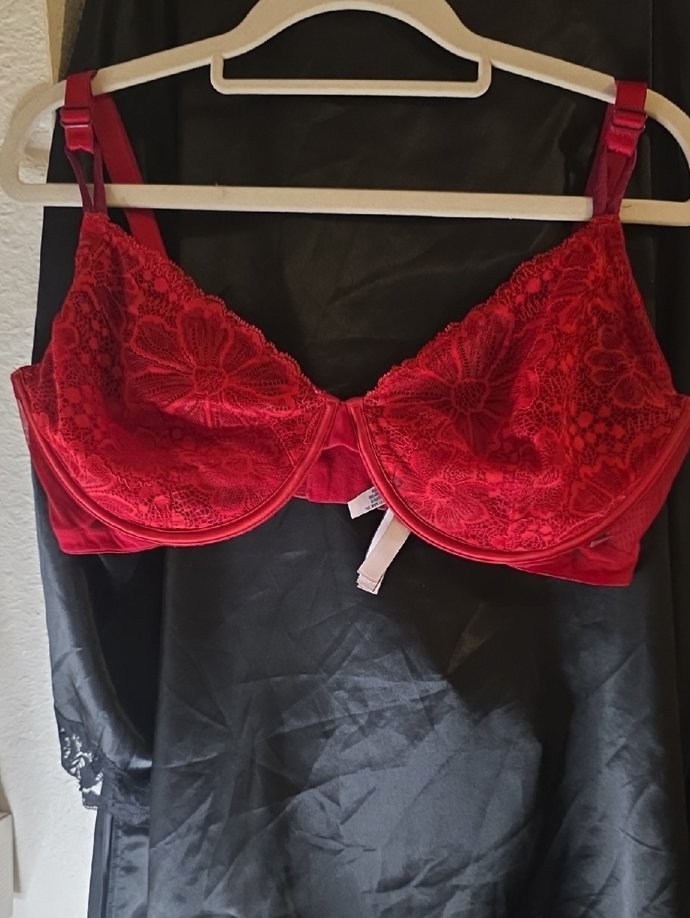 Victoria's Secret Red Lace Underwire Bra